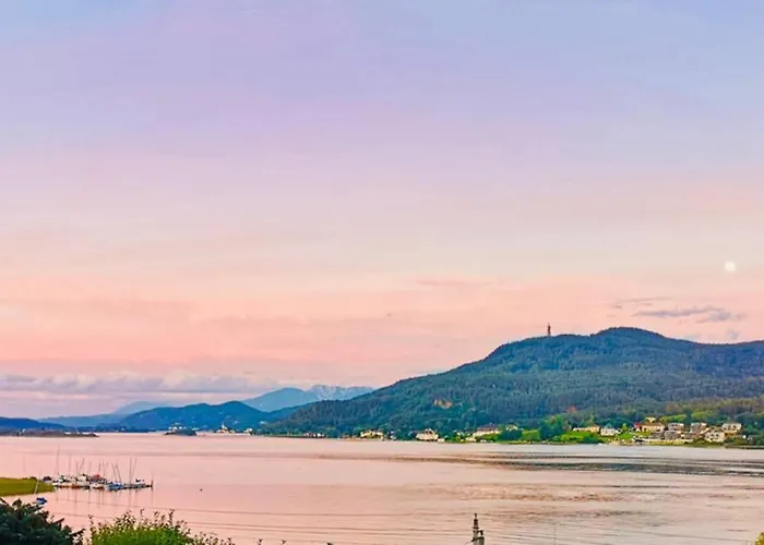 Bellevue Woerthersee - Privater Seezugang, Hunde Auch Herzlich Willkommen (adults Only) شقة
